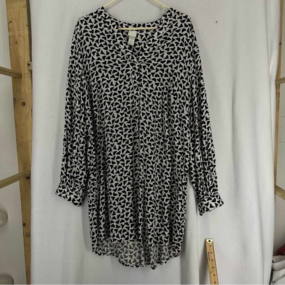 H&M Long Sleeve Printed Tunic Blouse Womens Medium Black White